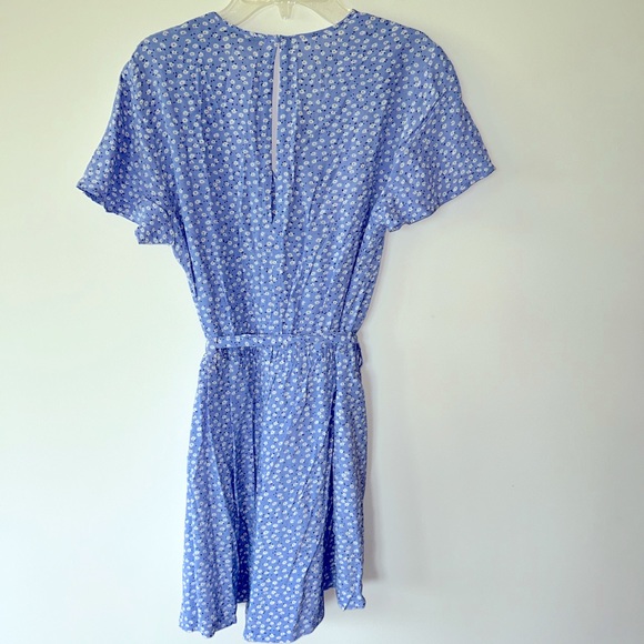 Rails periwinkle blue, daisy floral, shorts romper, size XS, EUC - Picture 2 of 4